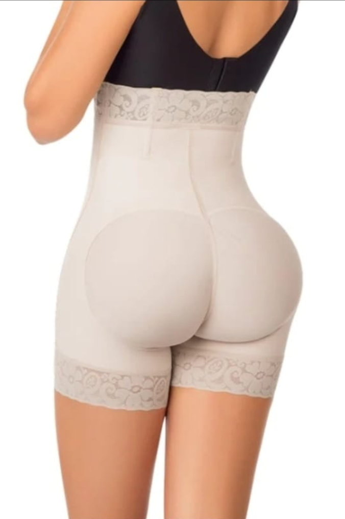 SHORT LEVANTA COLA Y CONTROL DE ABDOMEN
